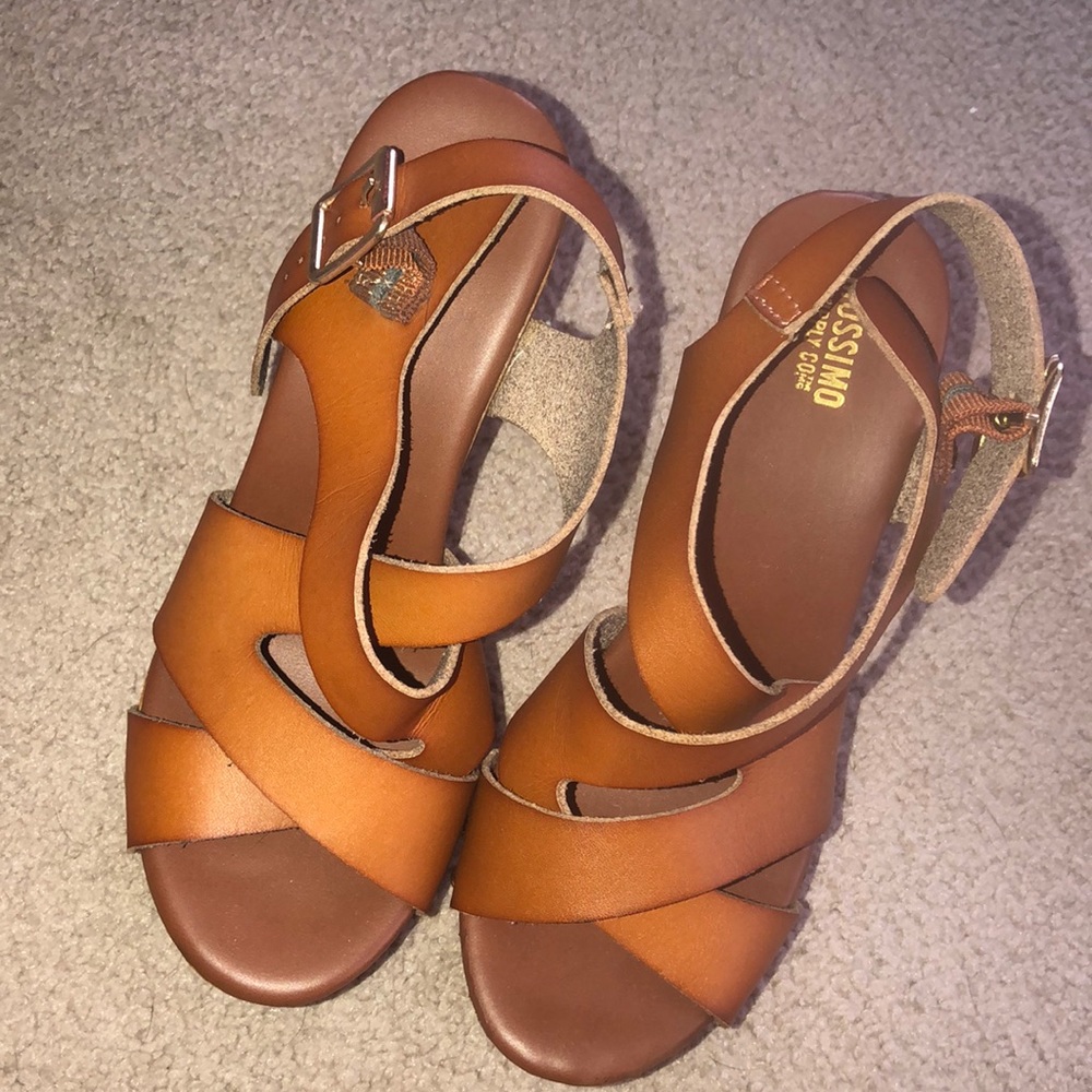 Heeled wedges